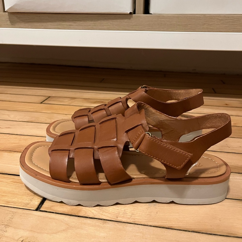 Madewell Fisherman sandals only worn once Size 8